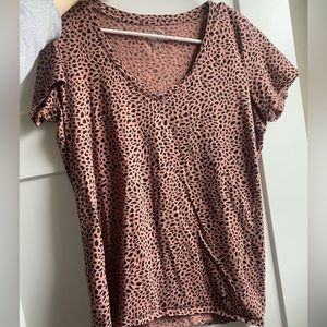 PINK Victoria Secret V neck tee-shirt.